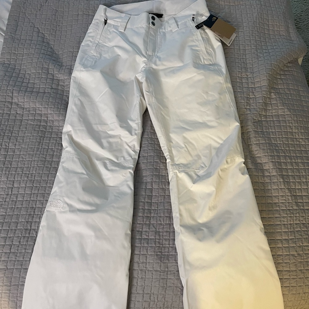 Womens North Face Sally Snow Pants (Never been worn - NWT)